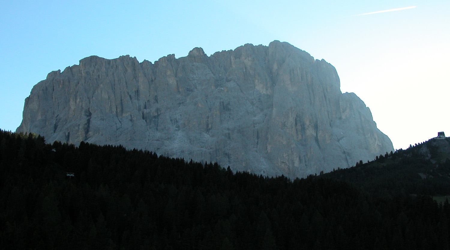 Wolkenstein im Val Gardena mit Langkofel/Saslonch